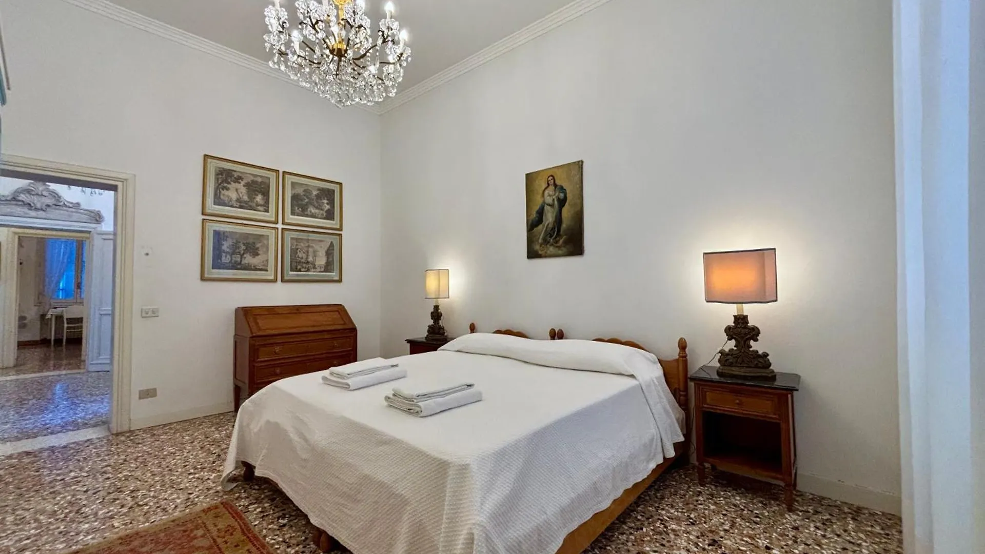 Il Giardino Segreto Di Monty Don Sul Canal Grande Venice Apartment