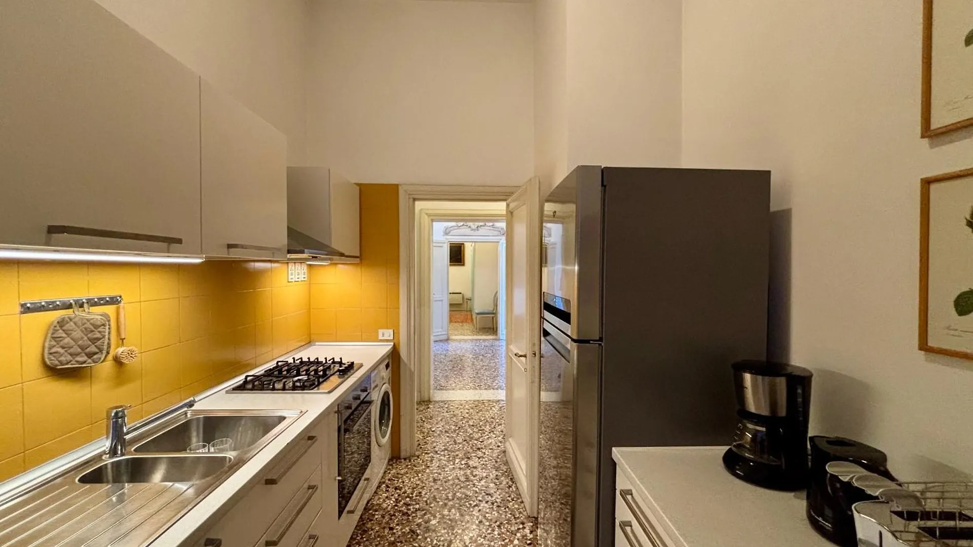 Il Giardino Segreto Di Monty Don Sul Canal Grande Venice Apartment
