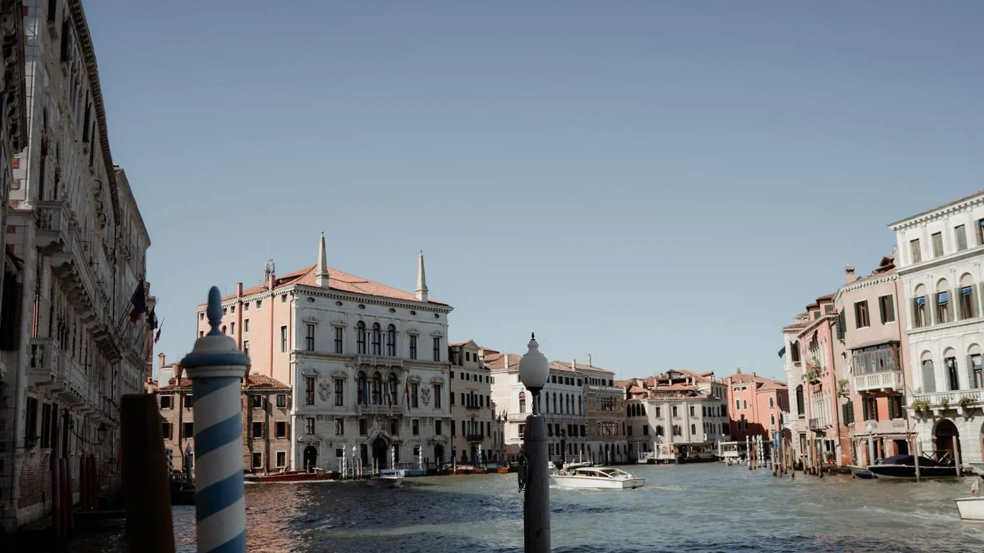 Il Giardino Segreto Di Monty Don Sul Canal Grande Venice Apartment